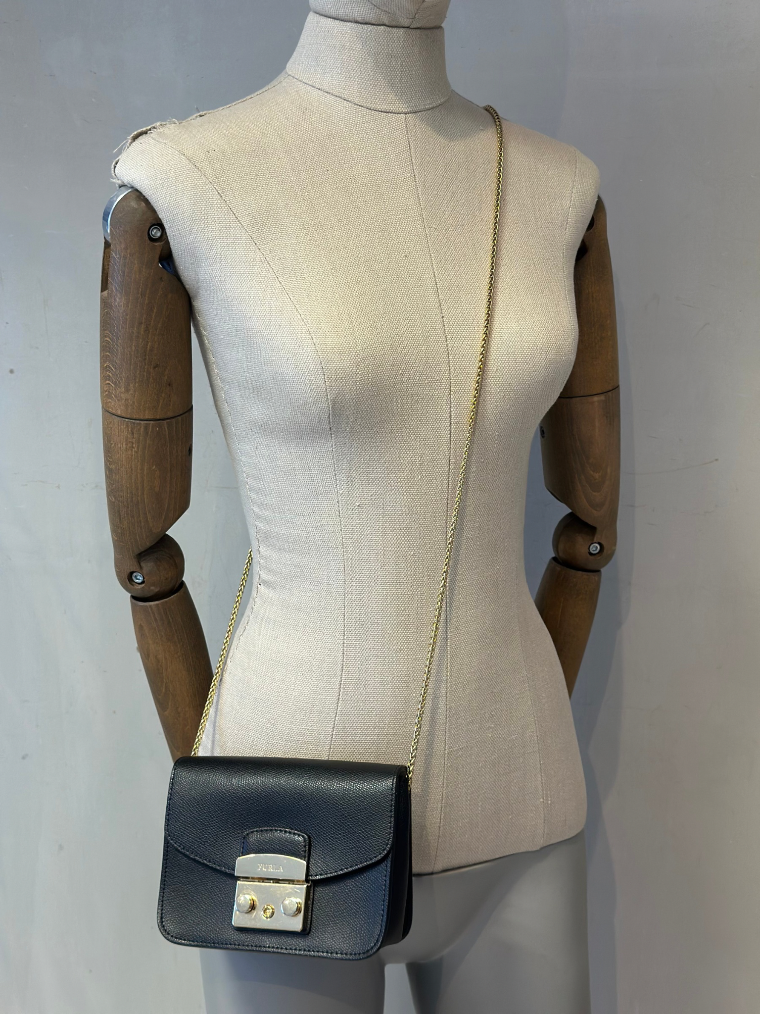 Bandolera con Solapa Intercambiable Furla