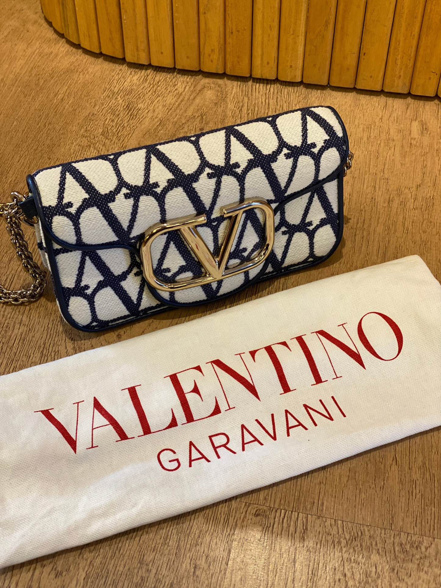 Bolso de Mano Valentino Garavani V Logo