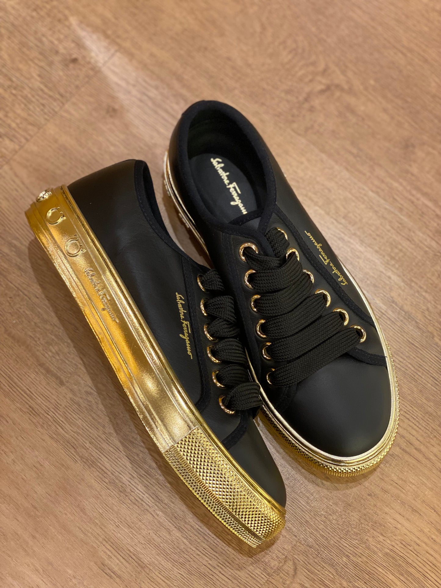 Champion Salvatore Ferragamo Gold (37.5)