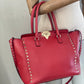 Cartera Valentino Garavani Rockstud Double Handle Tote Red