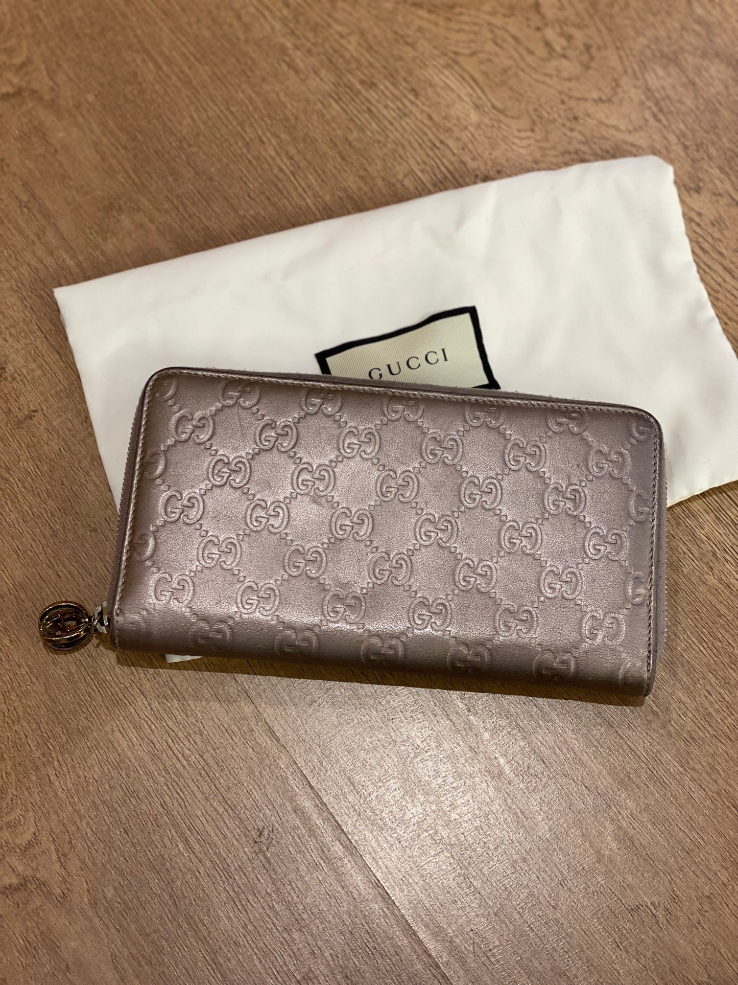 Billetera Gucci Guccissima Zip Around