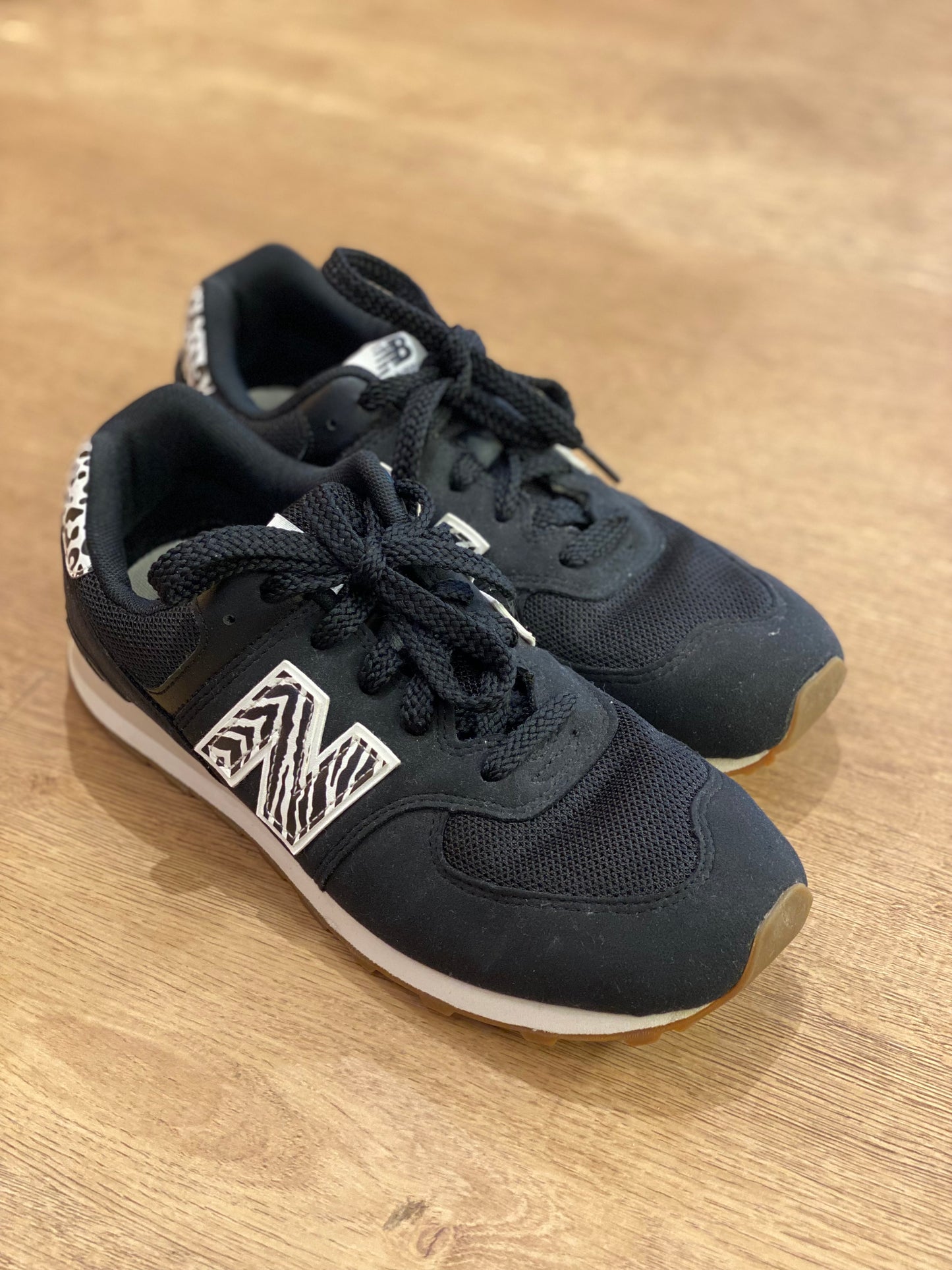 Champion New Balance 574 Zebra (US 6.5)