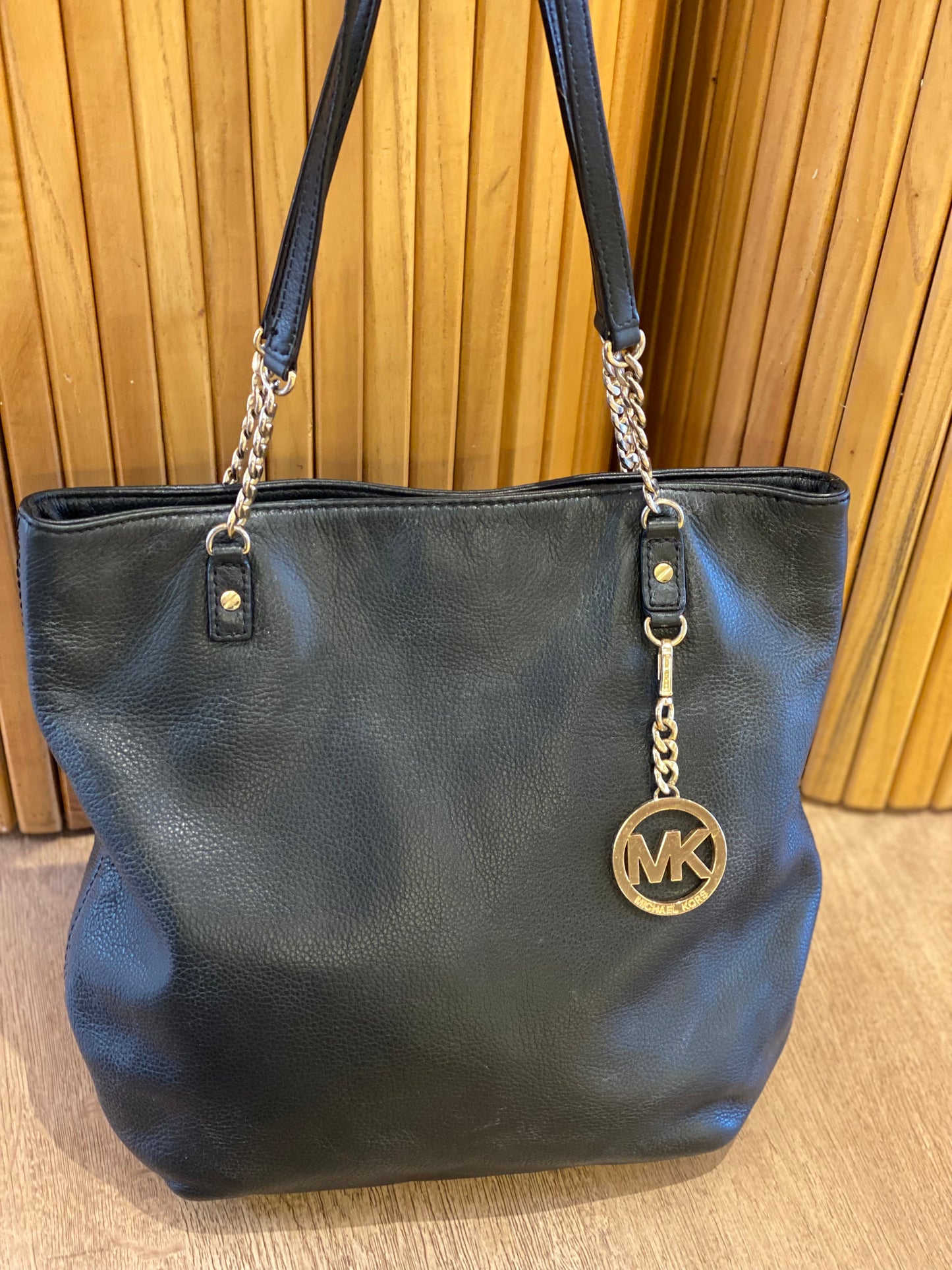 Cartera Michael Kors + Charm