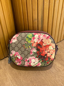 Bandolera Gucci GG Supreme Blooms