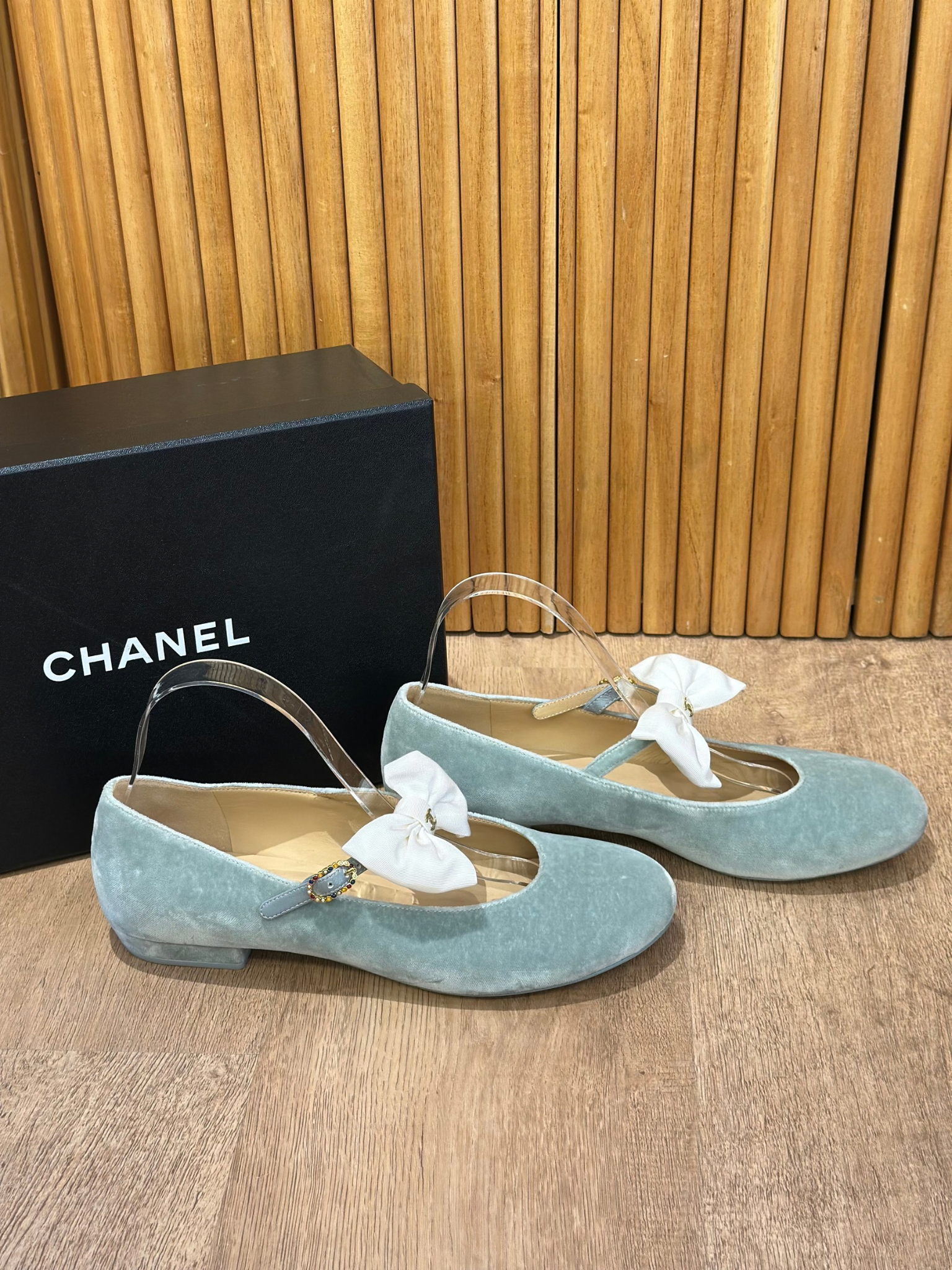 Chatitas Chanel Mary Jane Velvet Ballet Flats (40)