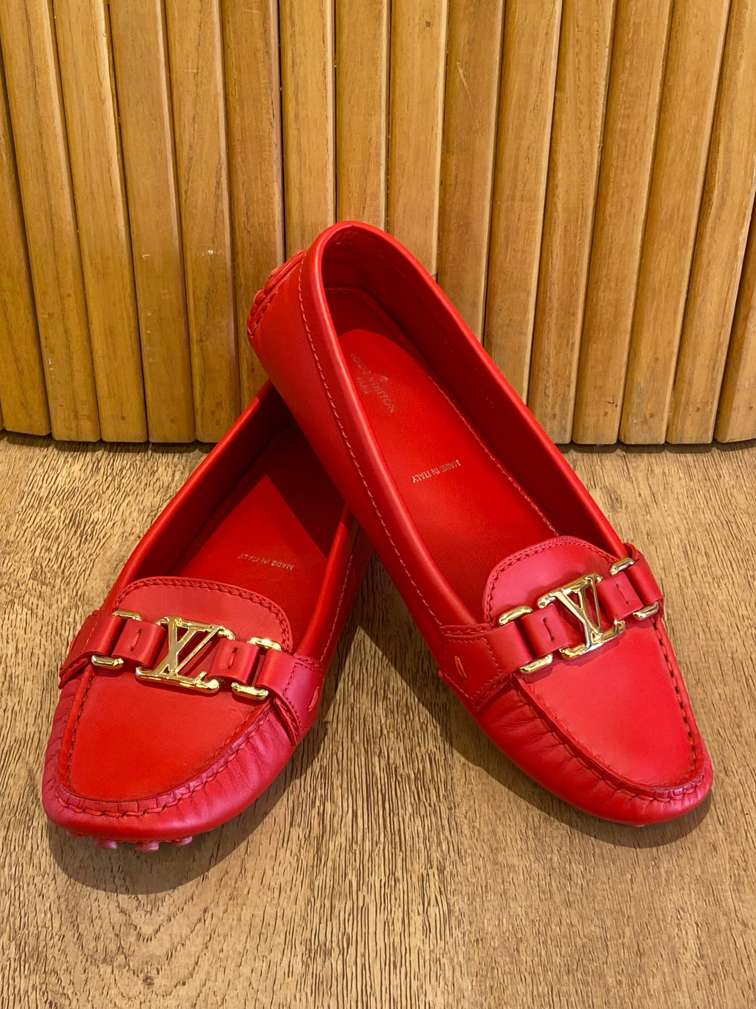 Mocasines Rojos Louis Vuitton (Talle 38.5)