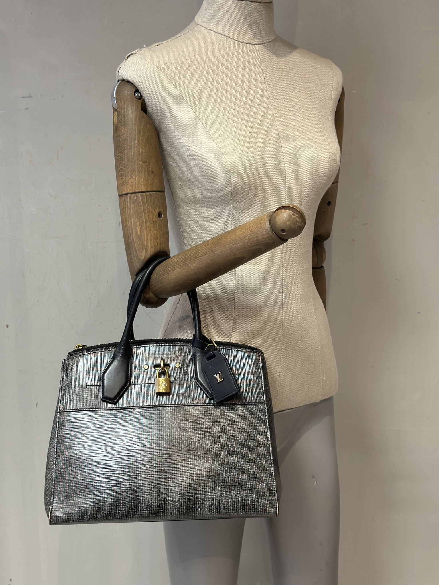 Cartera Louis Vuitton City Steamer MM Cuero Epi