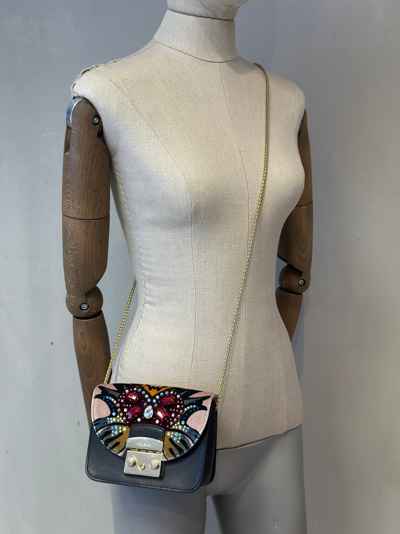Bandolera con Solapa Intercambiable Furla