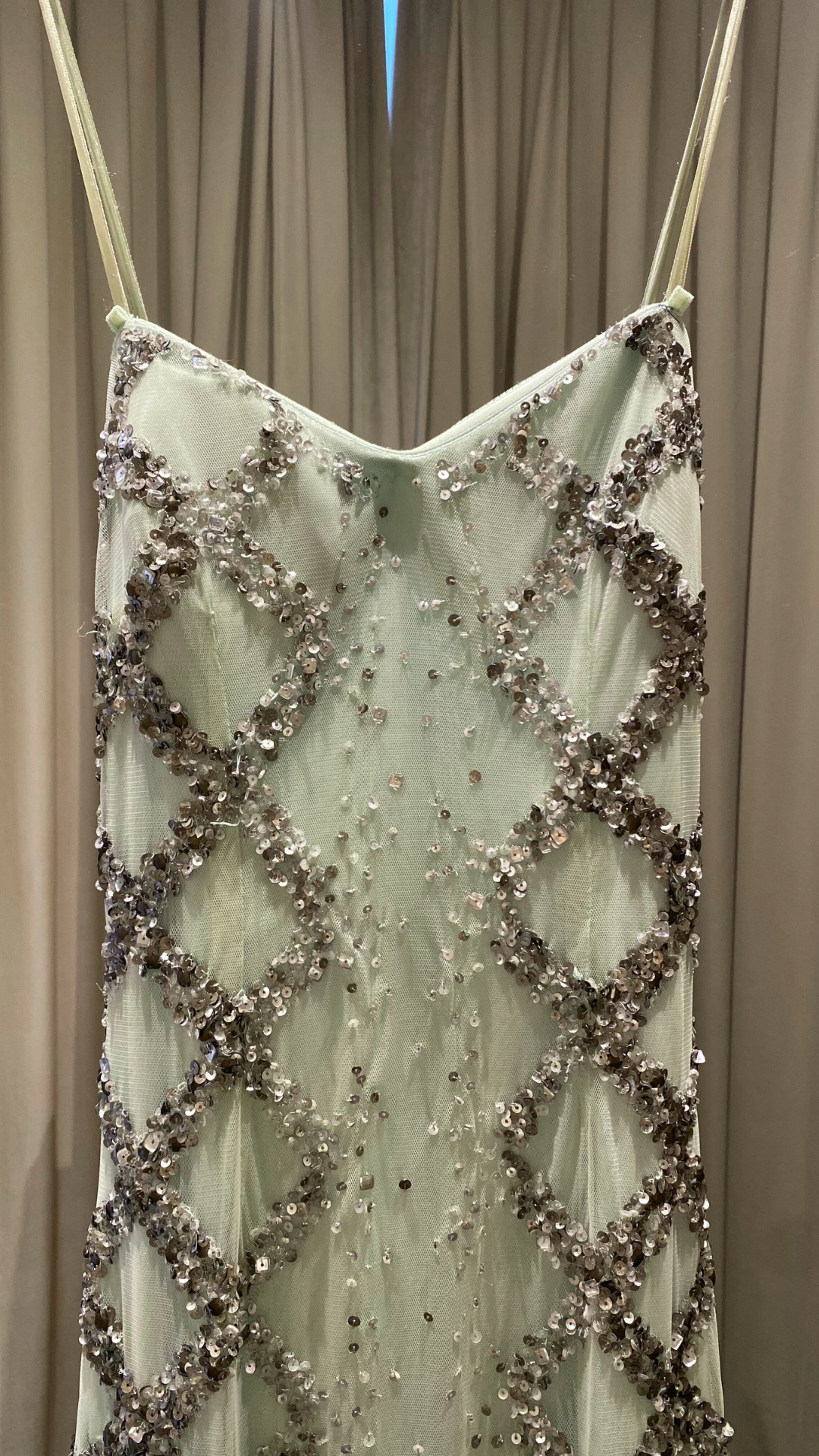 Vestido Largo con Lentejuelas Limón (Talle P)