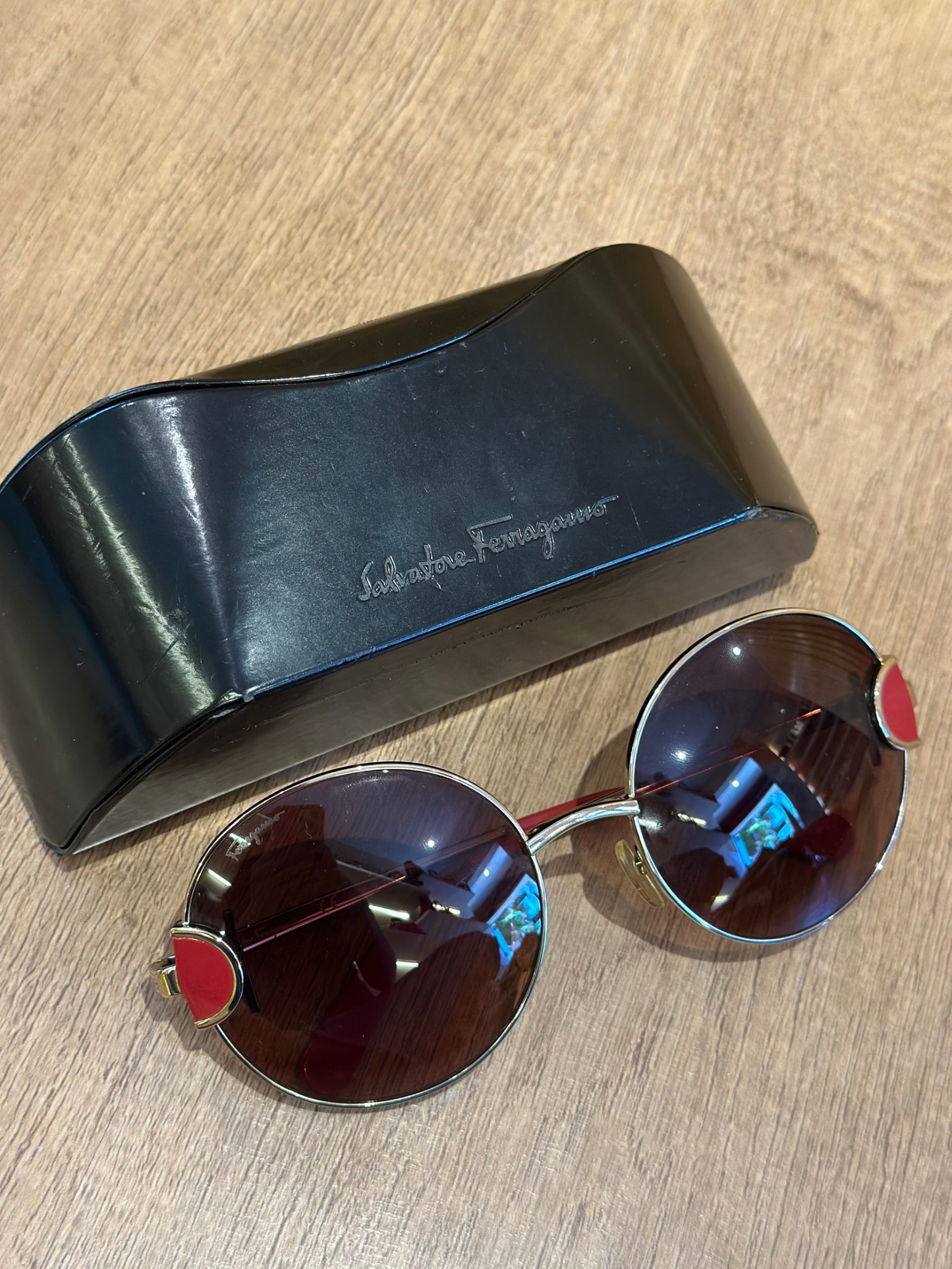 Lente de Sol Salvatore Ferragamo SF156S