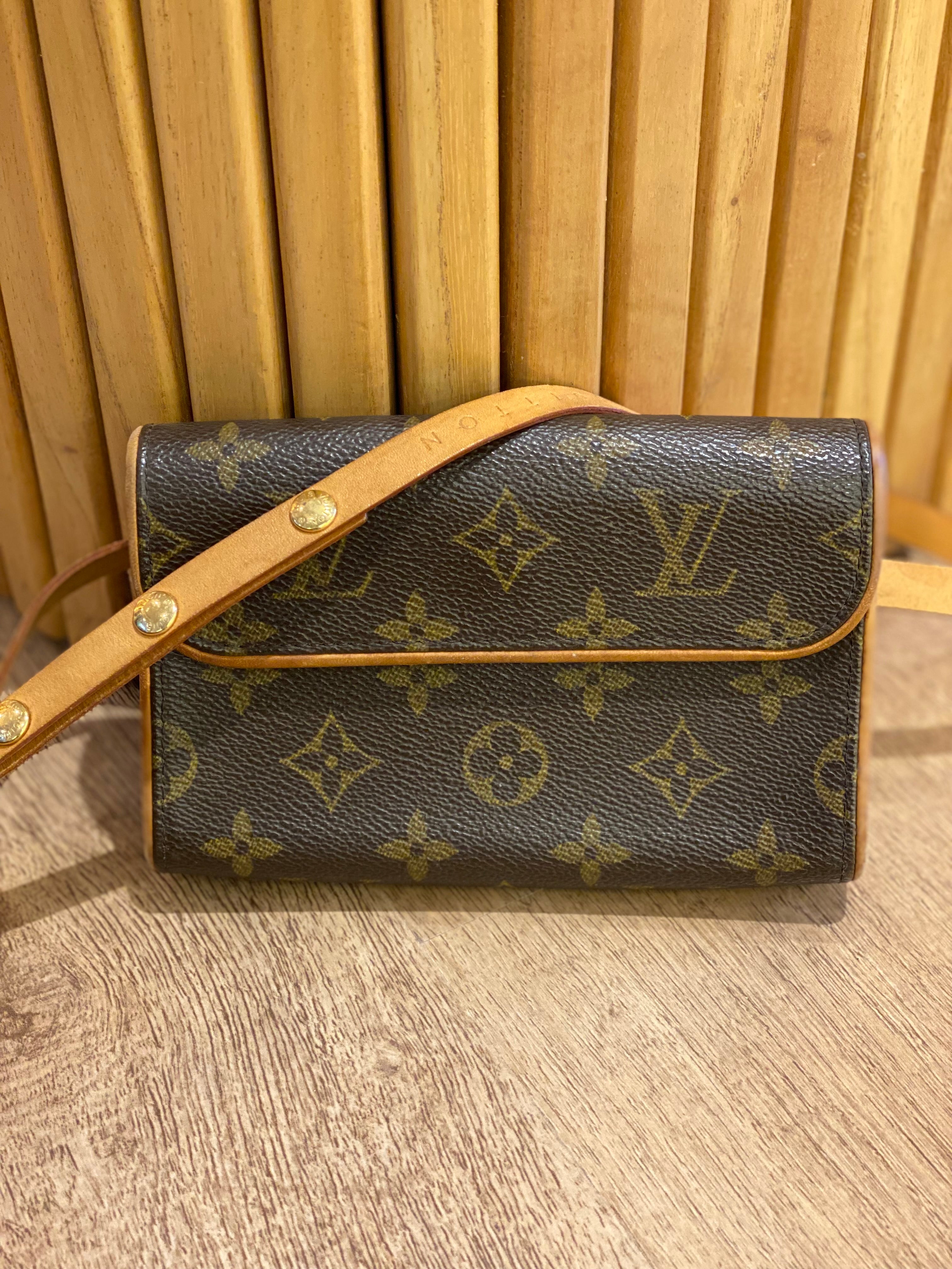 ⁠Clutch / Riñonera Louis Vuitton Florentine Mini