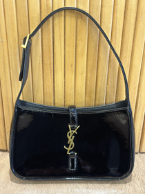 Cartera de Charol Yves Saint Laurent Le 5 Á 7