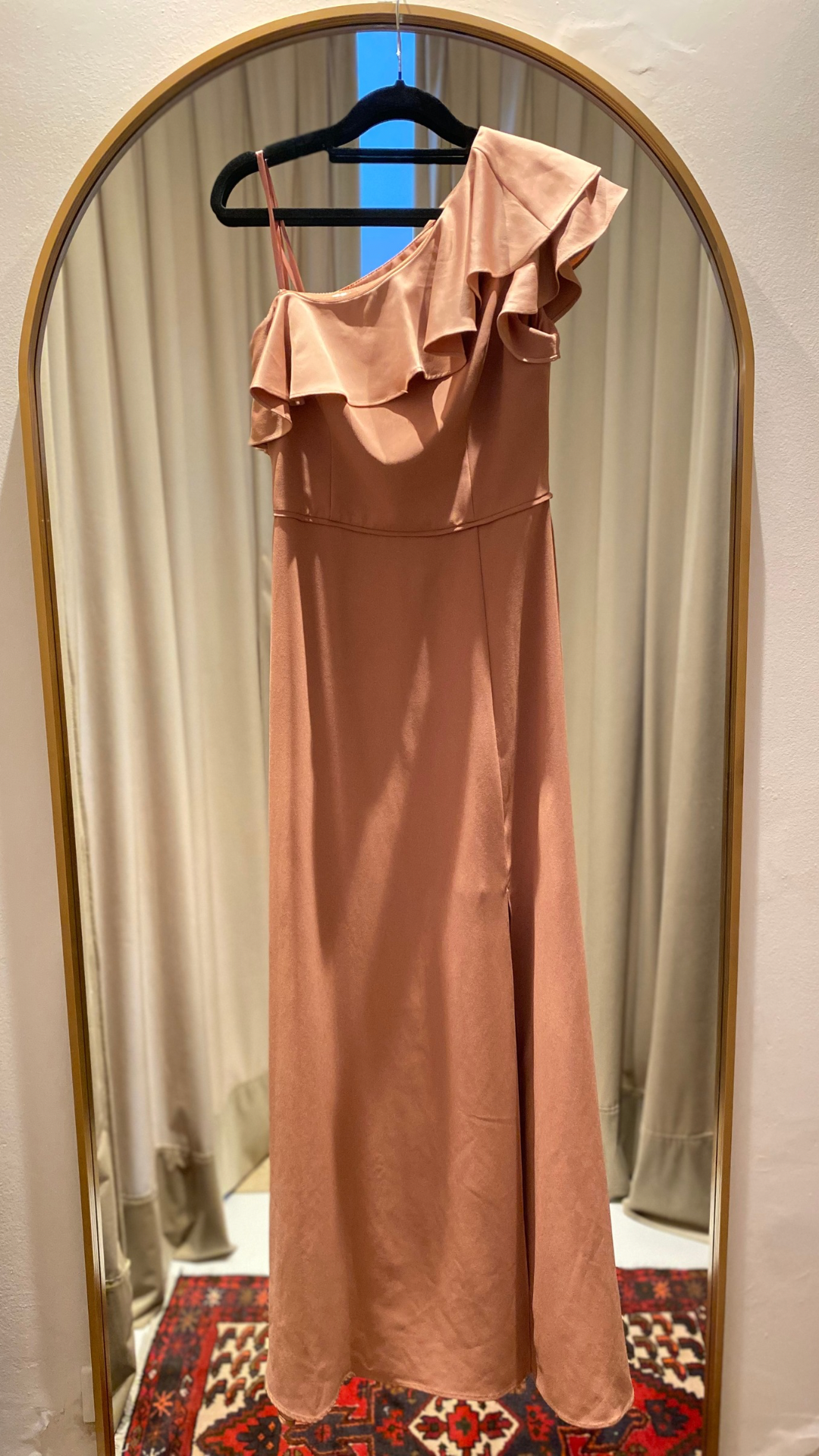 Vestido de un Hombro Rosado Adrianna Papell (Talle US 6)