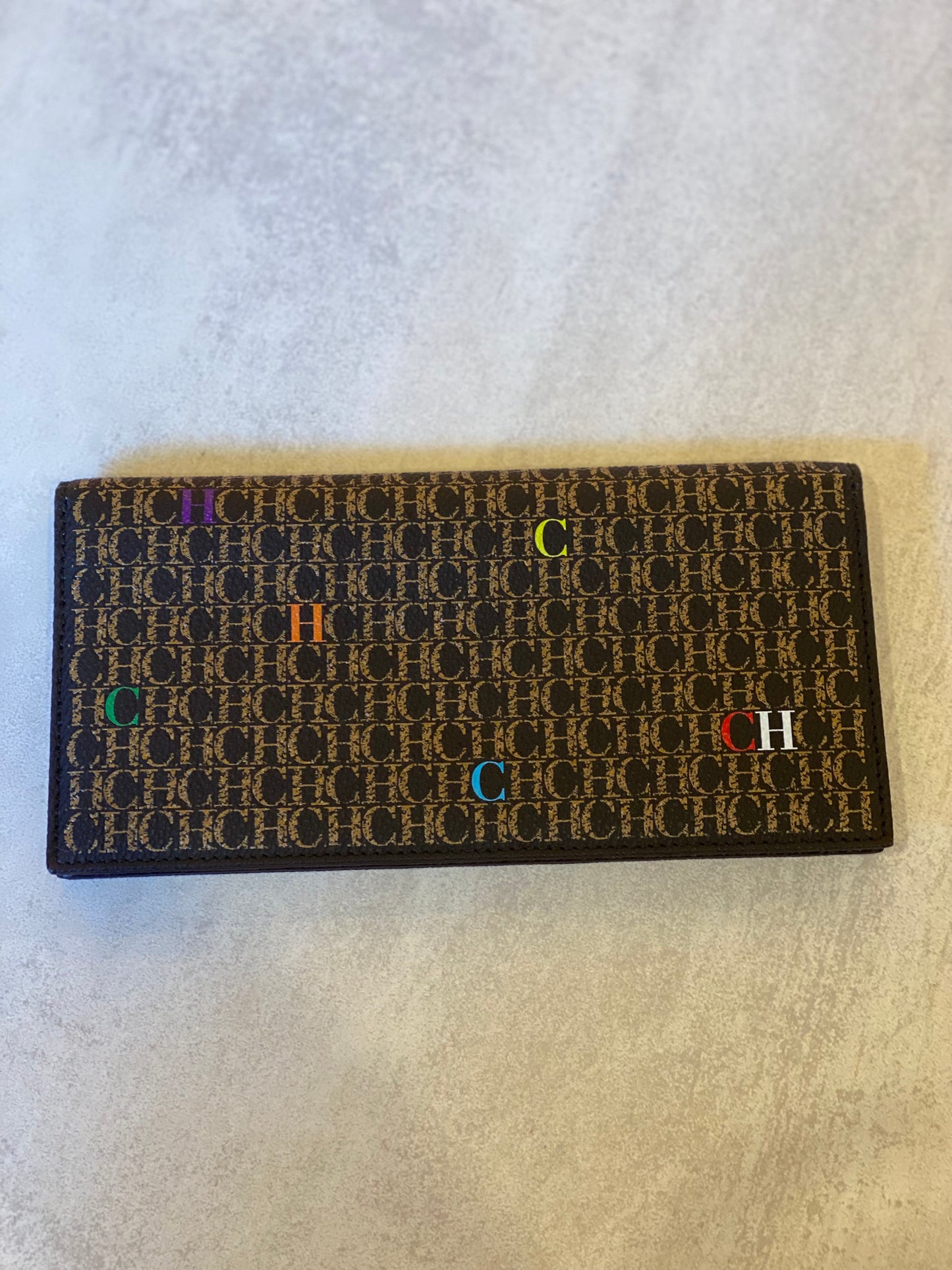 Billetera Carolina Herrera Monogram