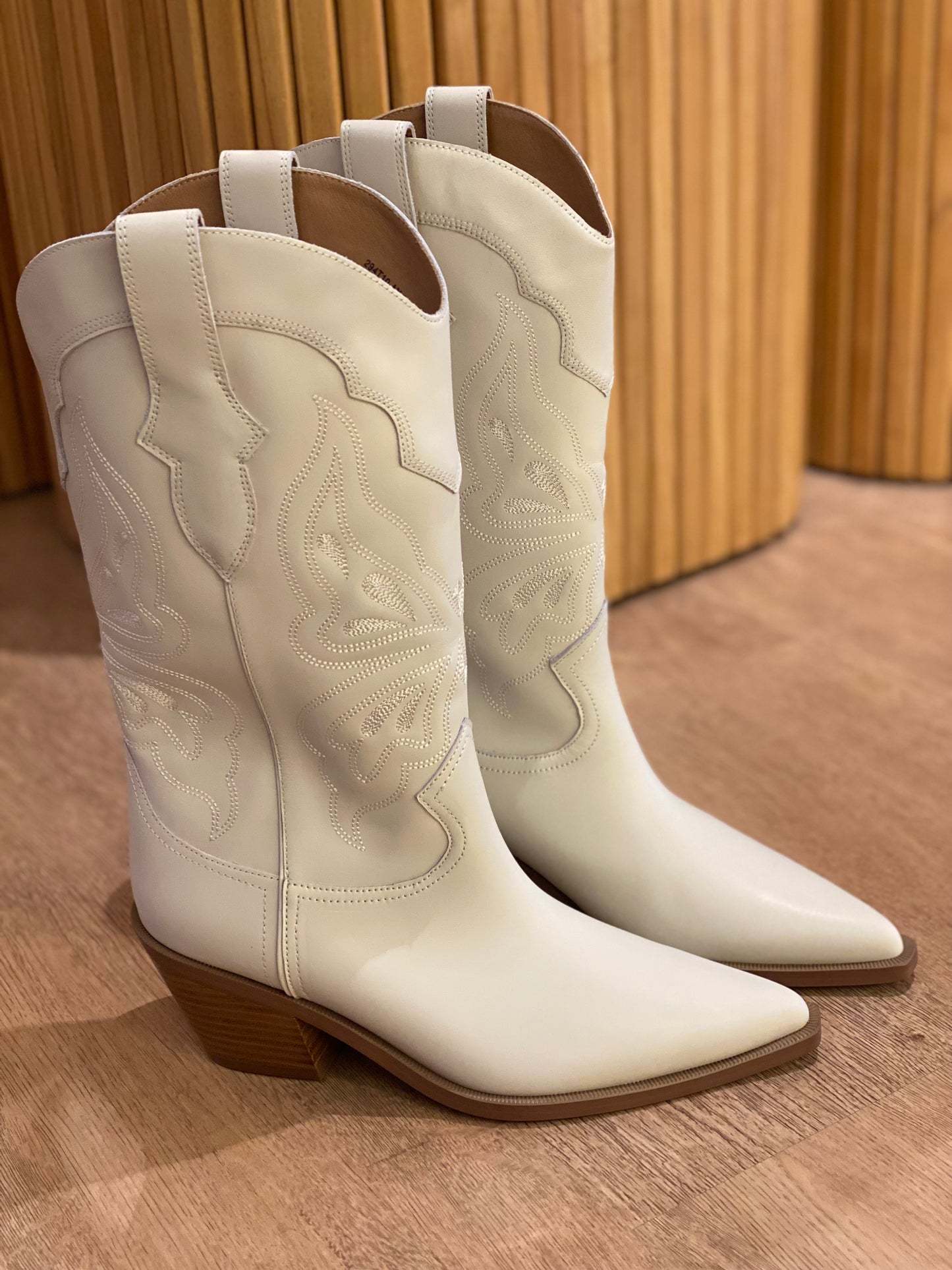 Botas Bibi Lou Western White (38)