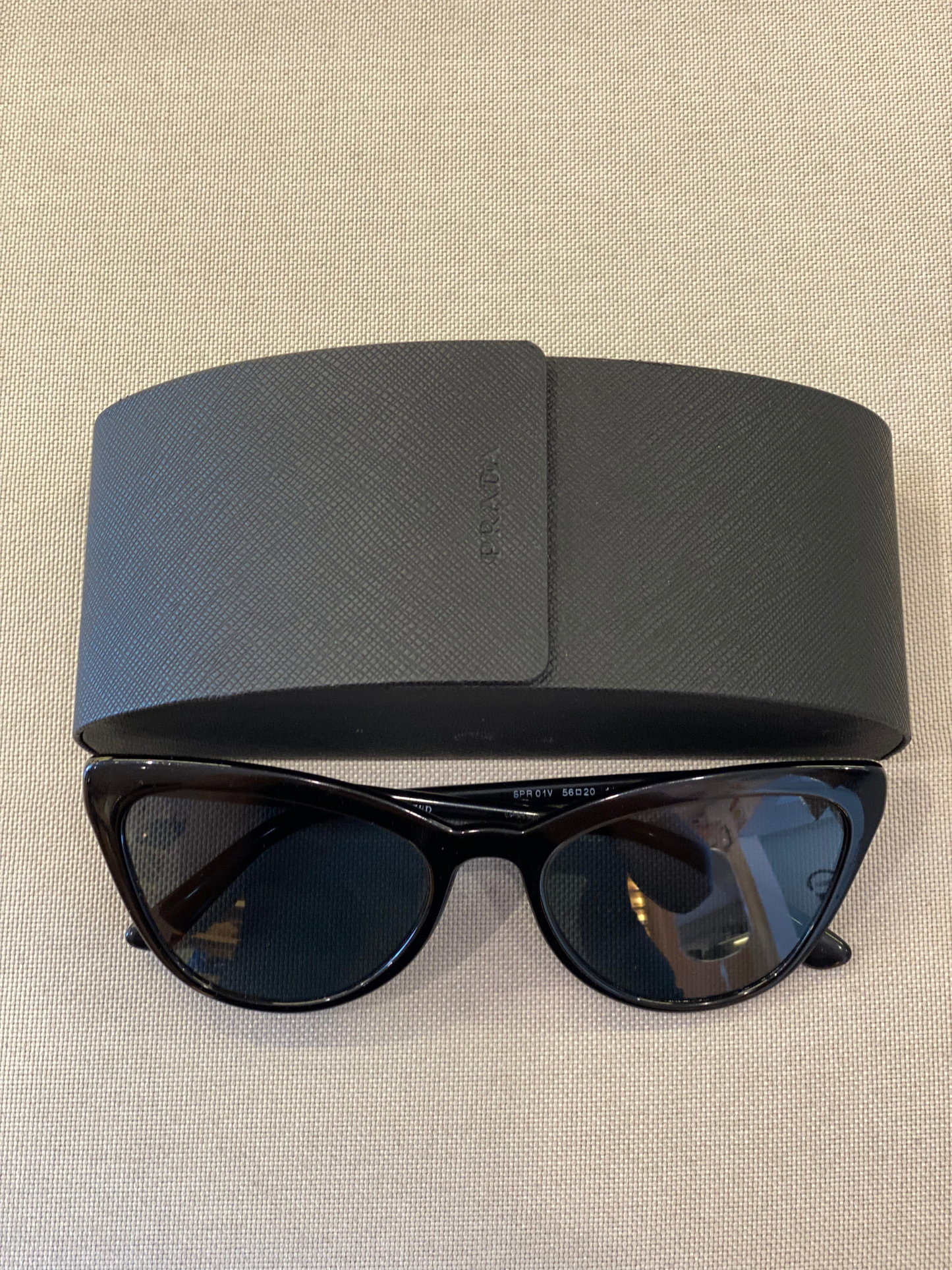 Lente de Sol Prada SPR 01V