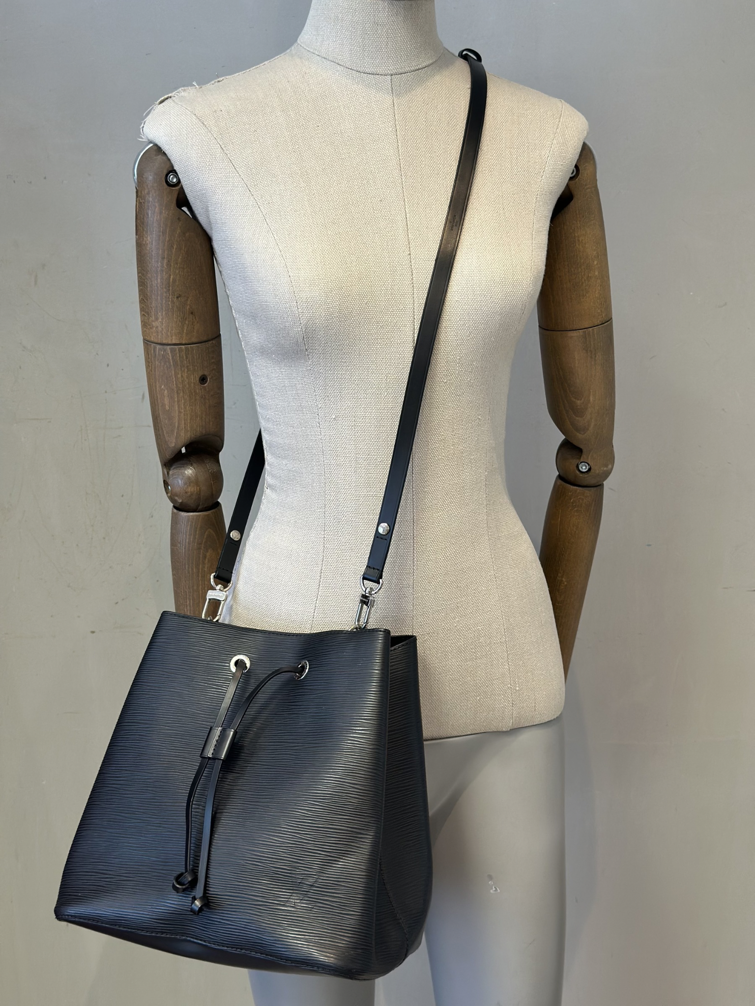 Bolso Louis Vuitton NéoNoé MM Cuero Epi