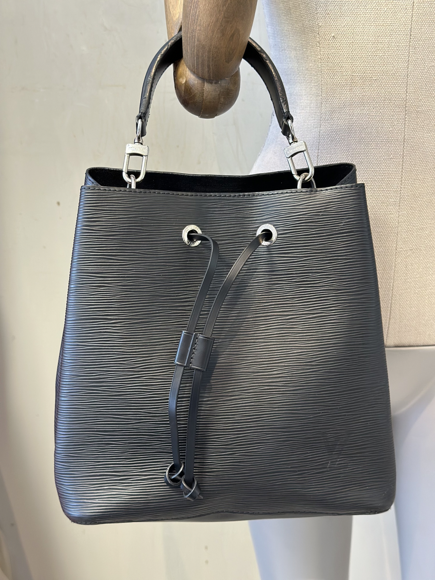 Bolso Louis Vuitton NéoNoé MM Cuero Epi
