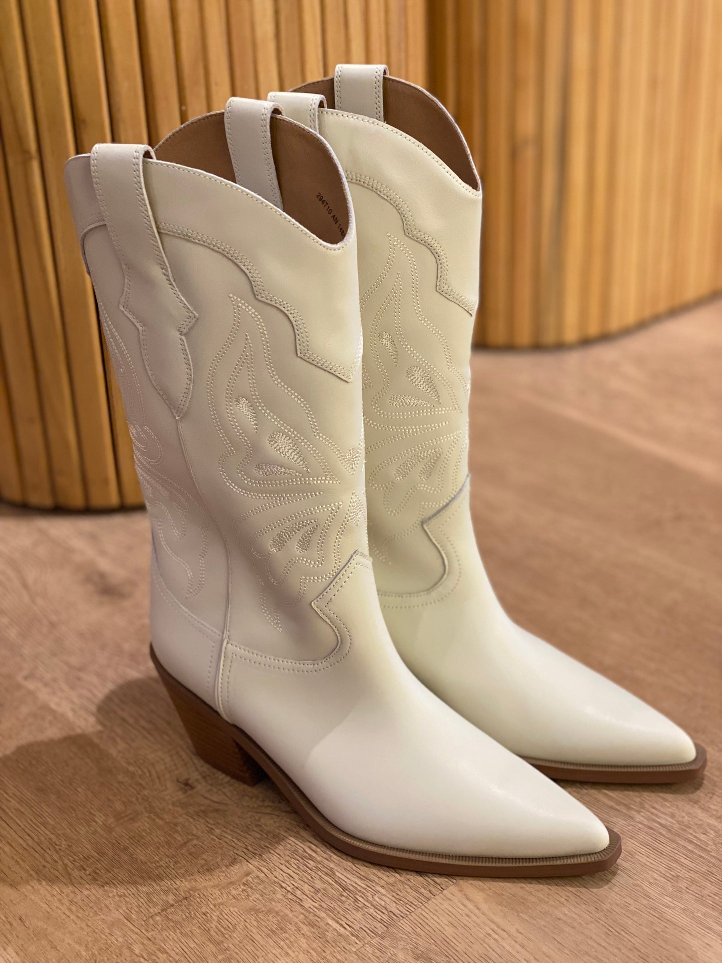 Botas Bibi Lou Western White (38)