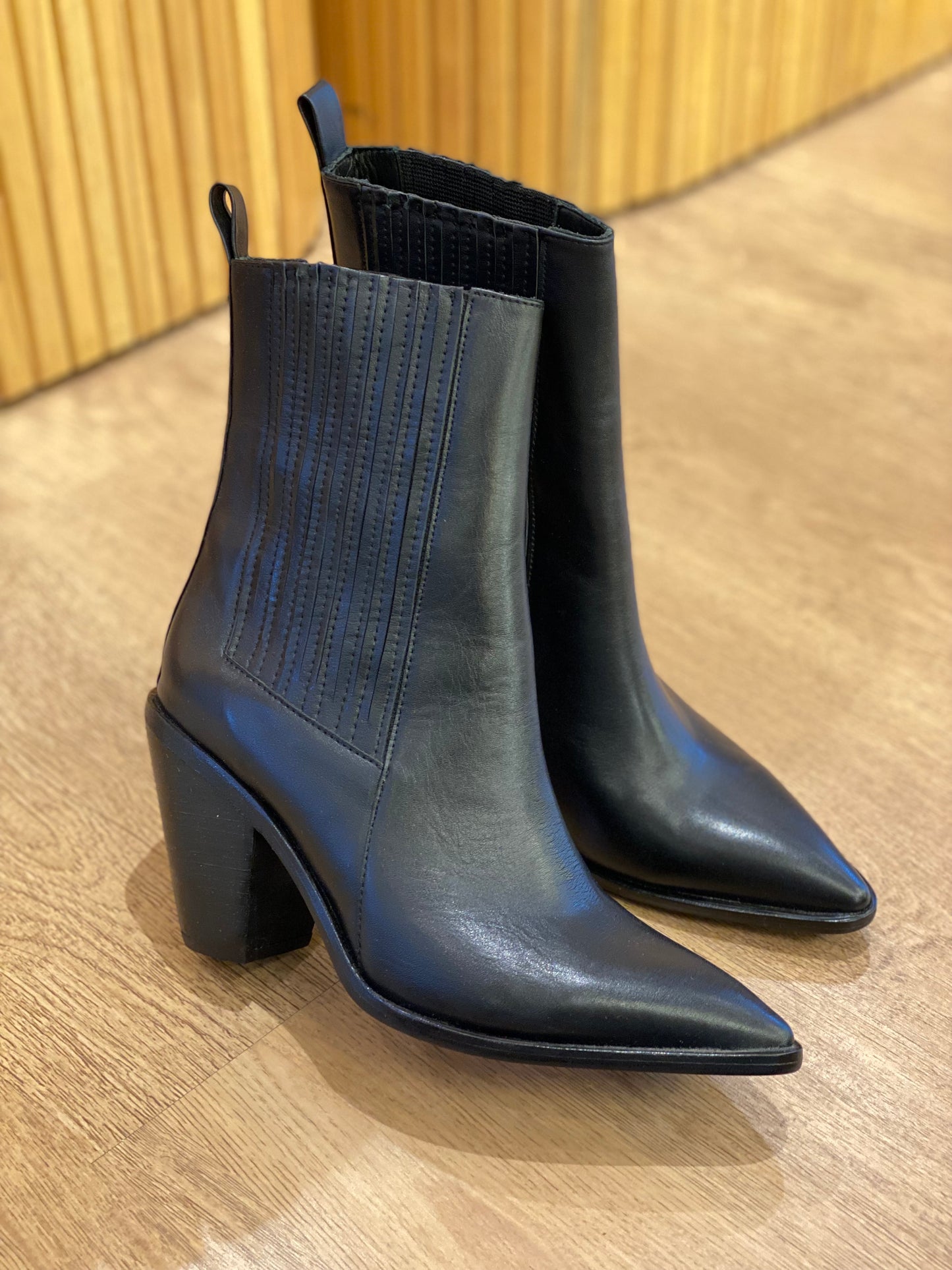Bota de Cuero Toval Shoes (36)