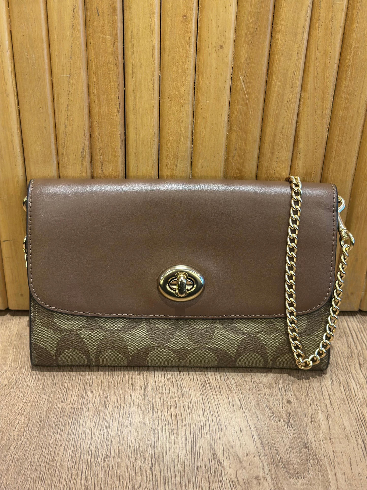 Bandolera con Cadena Coach