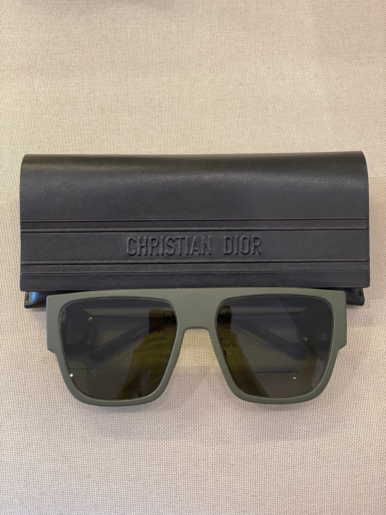 Lente de Sol Dior 30 Montaigne S3U