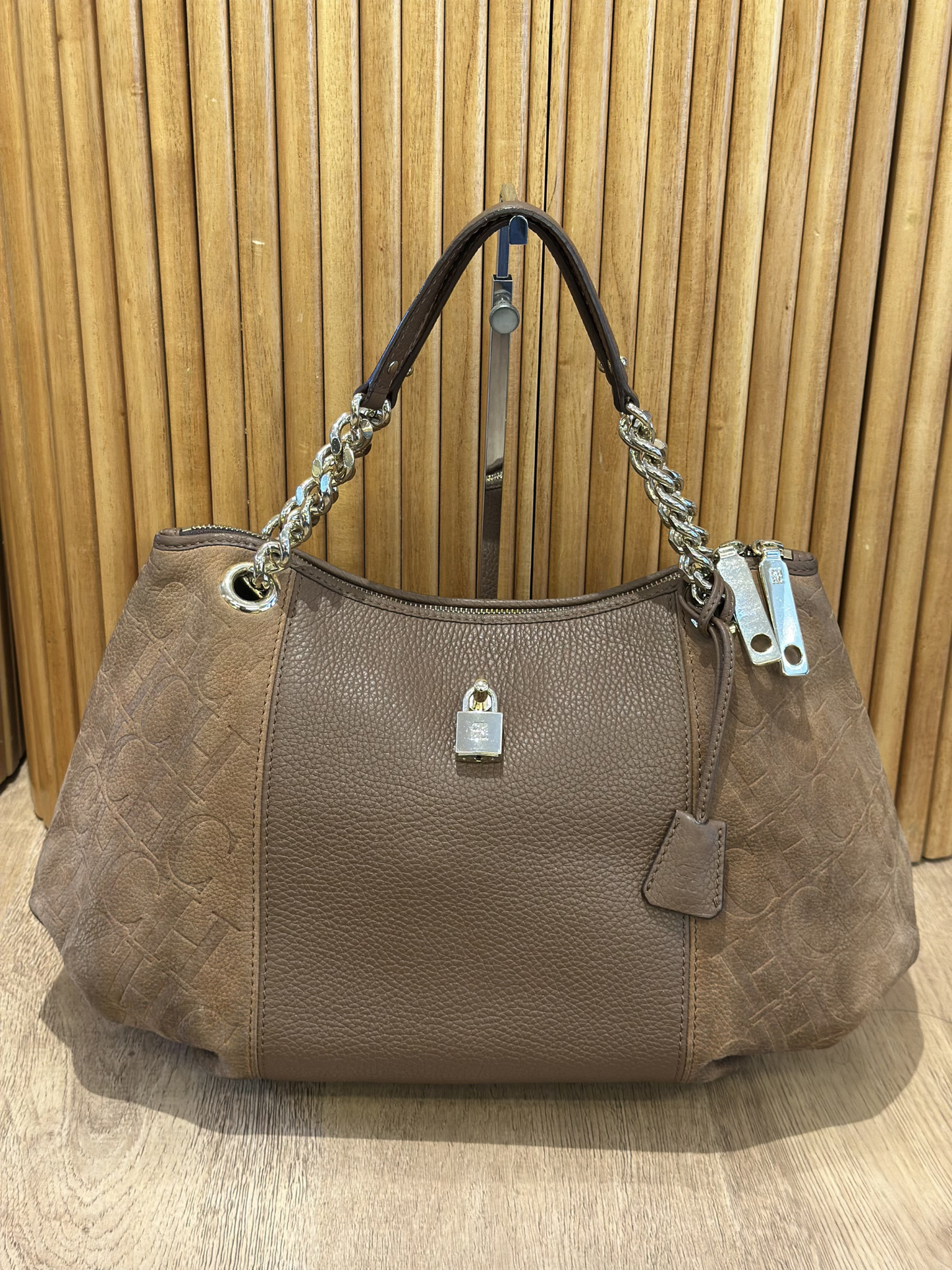 Cartera Marrón Carolina Herrera Monogram