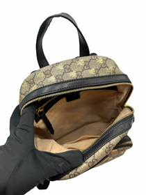 Mochila Pequeña Gucci GG Supreme Gold Bees