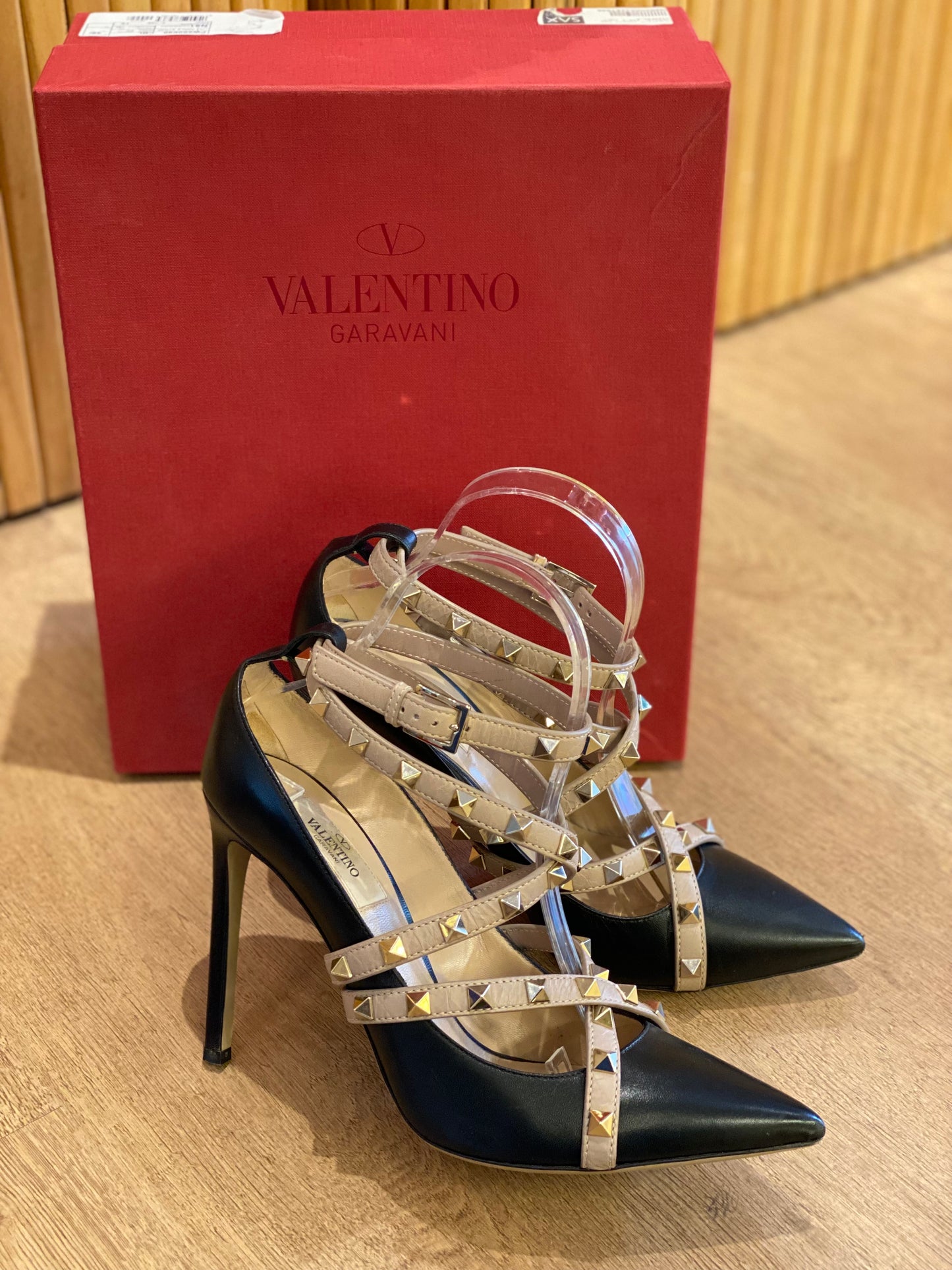 ⁠Sandalia Valentino Garavani Rockstud Ankle Strap (Eu 39.5)