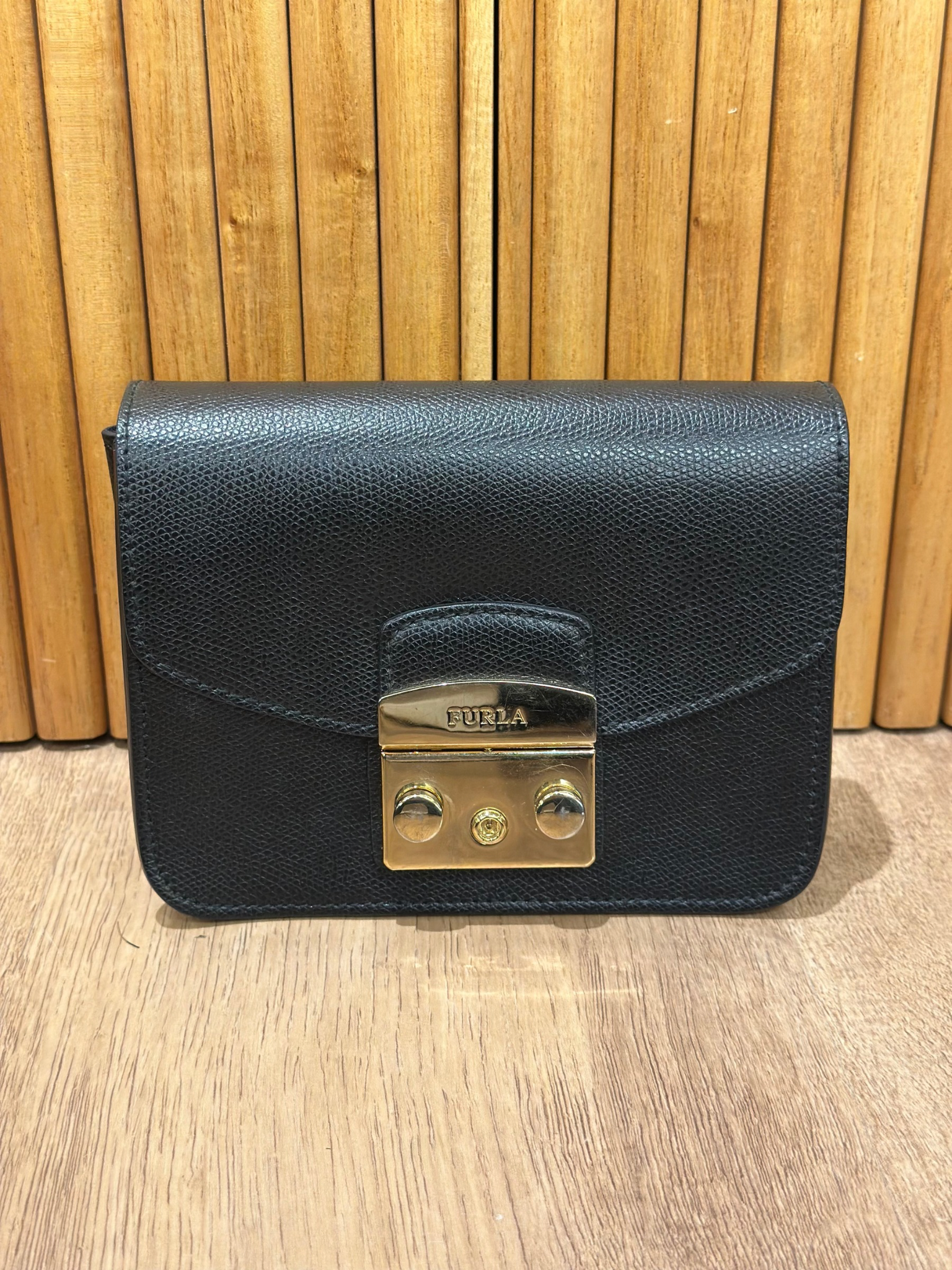 Bandolera con Solapa Intercambiable Furla
