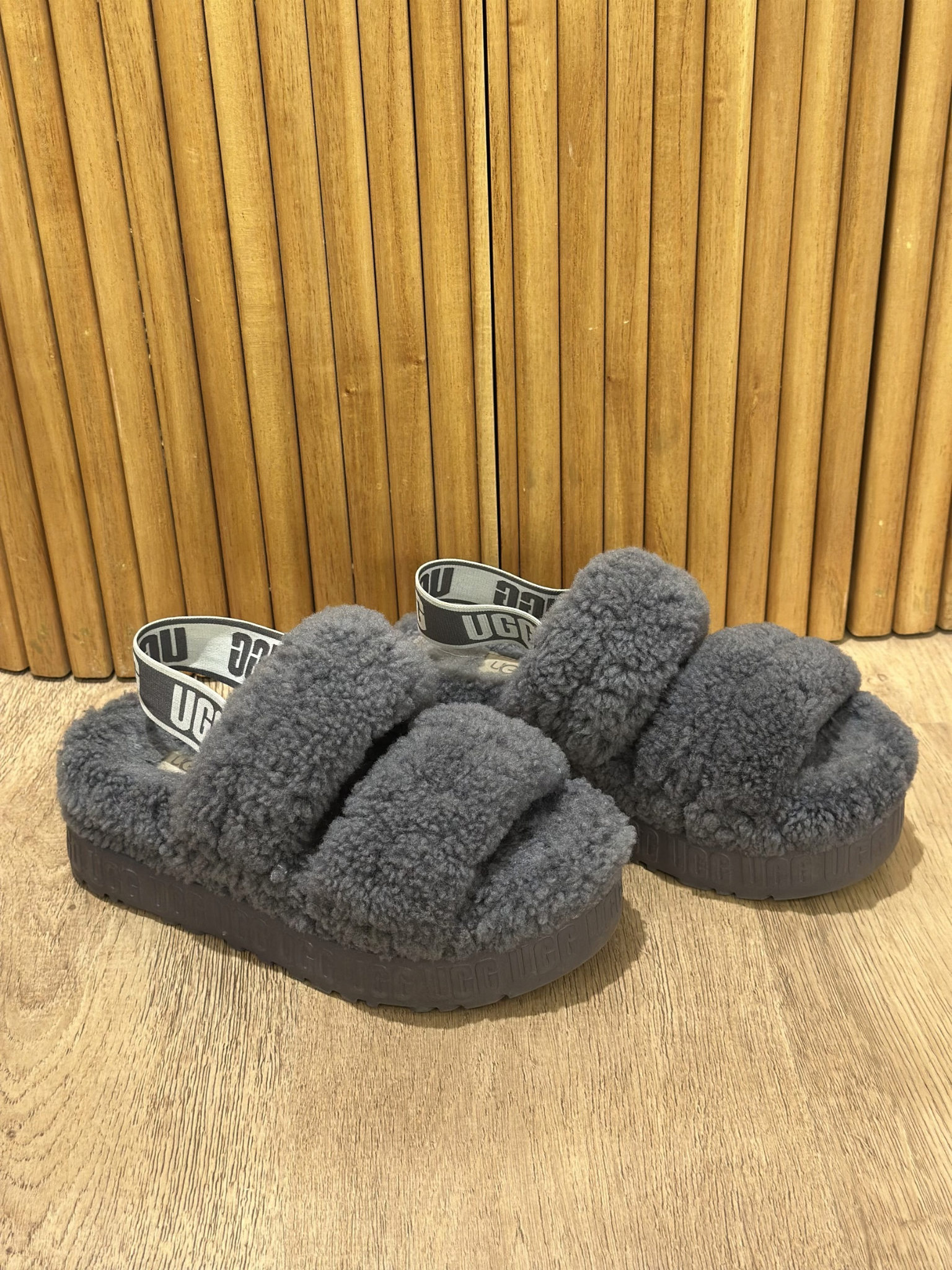Sandalias UGG Oh Fluffita (36)