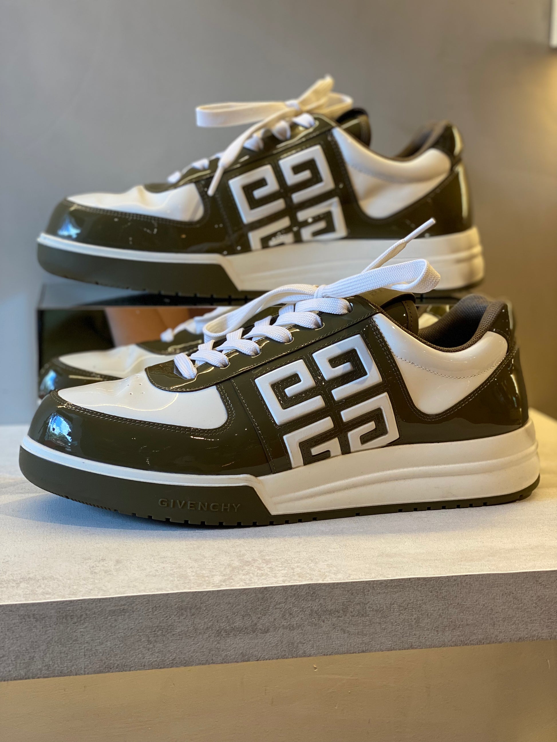 Champion Givenchy G4 Low Khaki and White EU 44