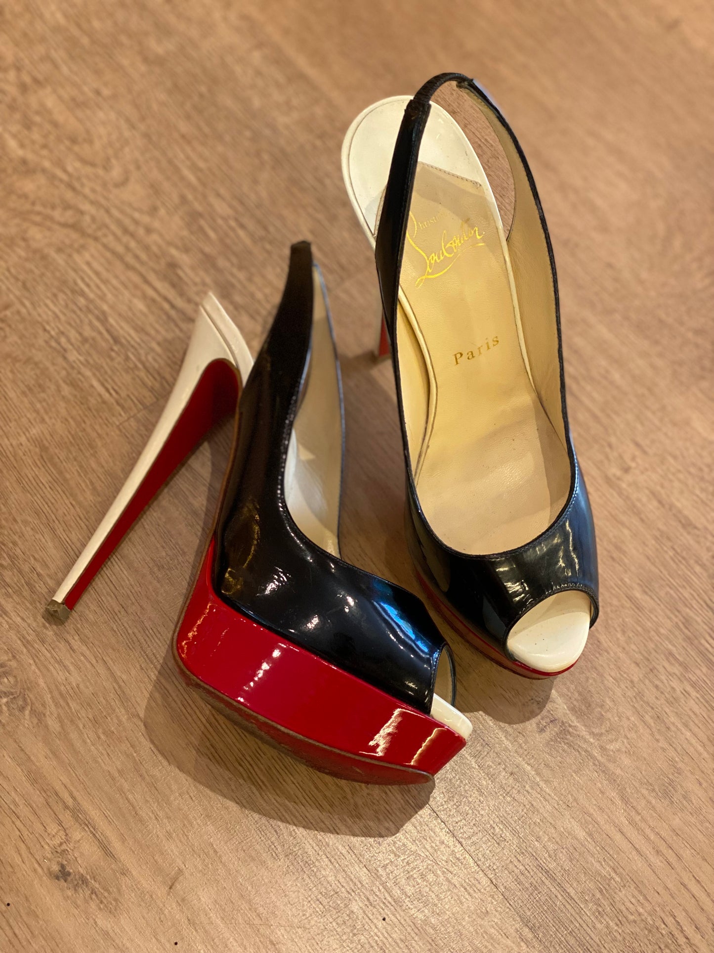 Sandalia Christian Louboutin Lady Peep Tricolor (37.5)