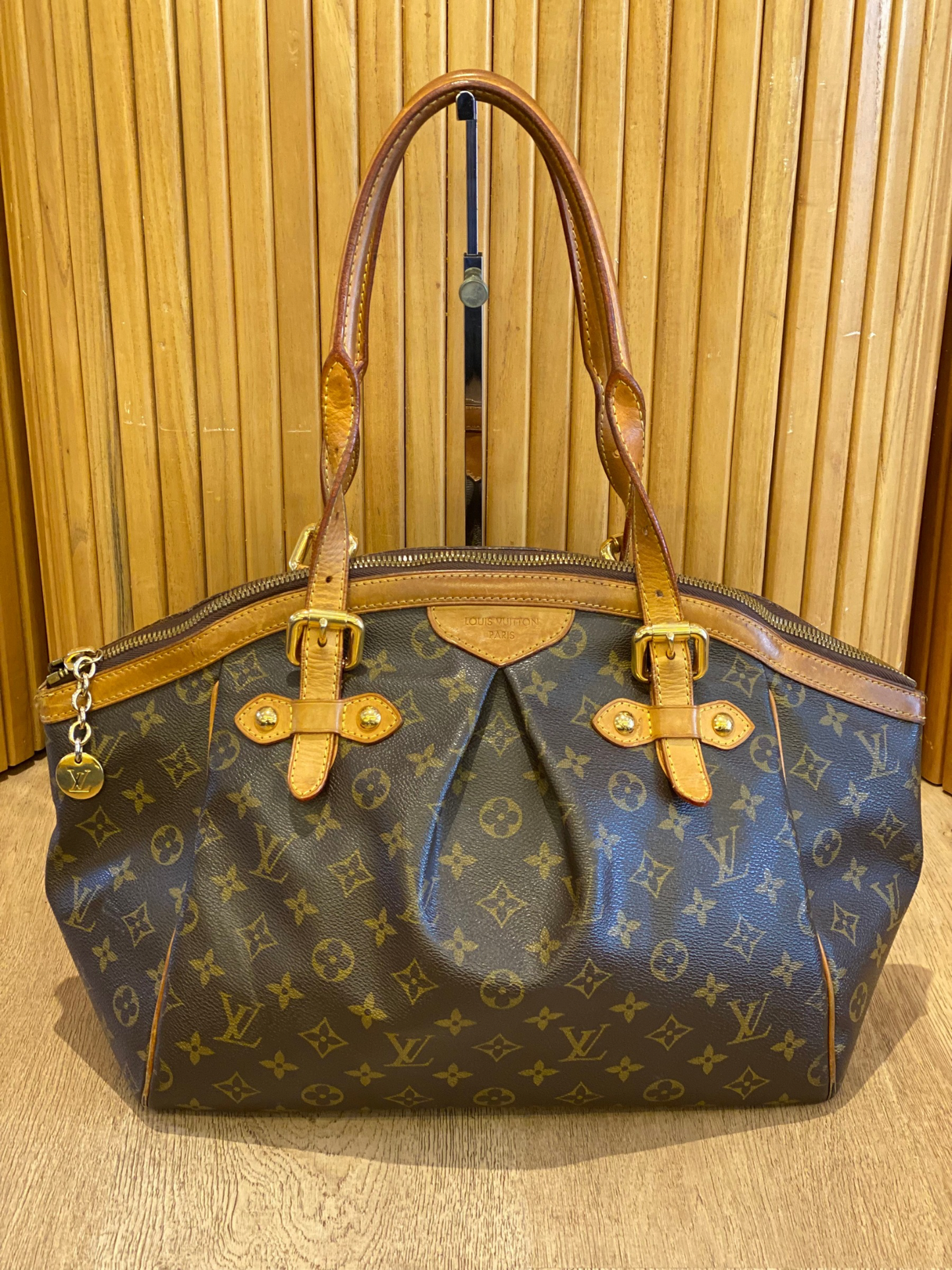 Cartera Louis Vuitton Tivoli GM