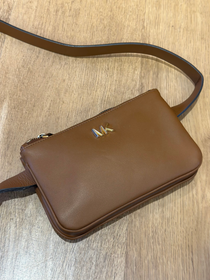 Riñonera Michael Kors Monogram