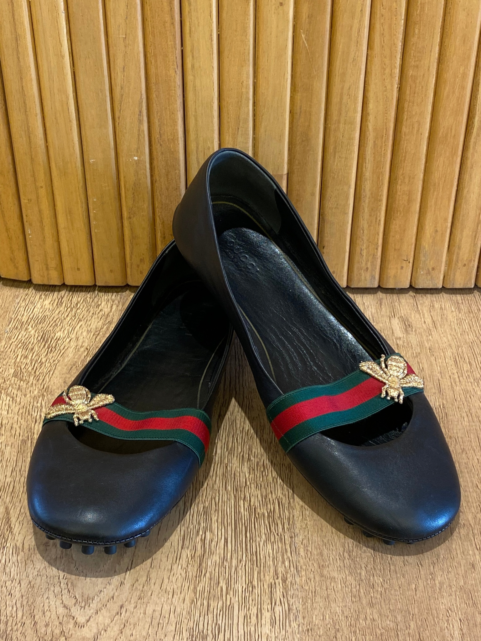 Chatitas Gucci Calfskin Bayadere Bee (Talle 38)