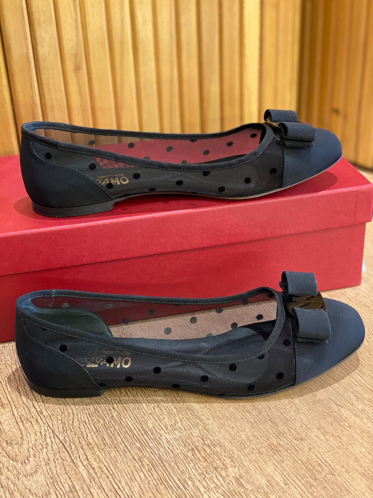 Chatita Salvatore Ferragamo Varina Dots (36)