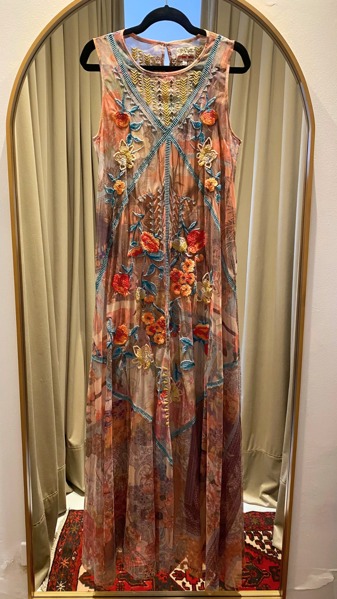 Vestido con Bordado de Flores Johnny Was (Talle M)