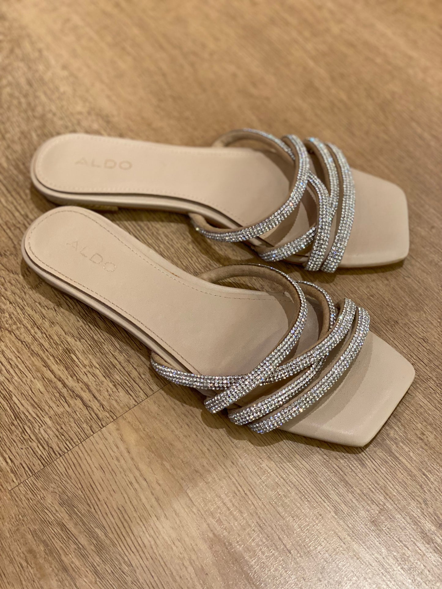 Sandalia Aldo Flat con Brillo (36.5)