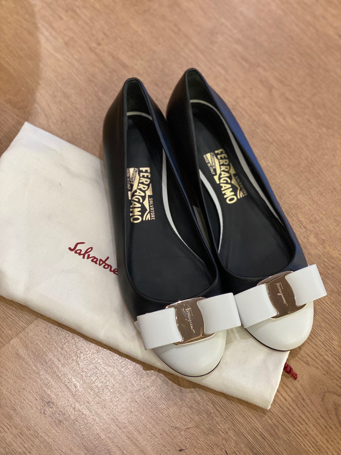 Chatita Salvatore Ferragamo Varina (37.5)