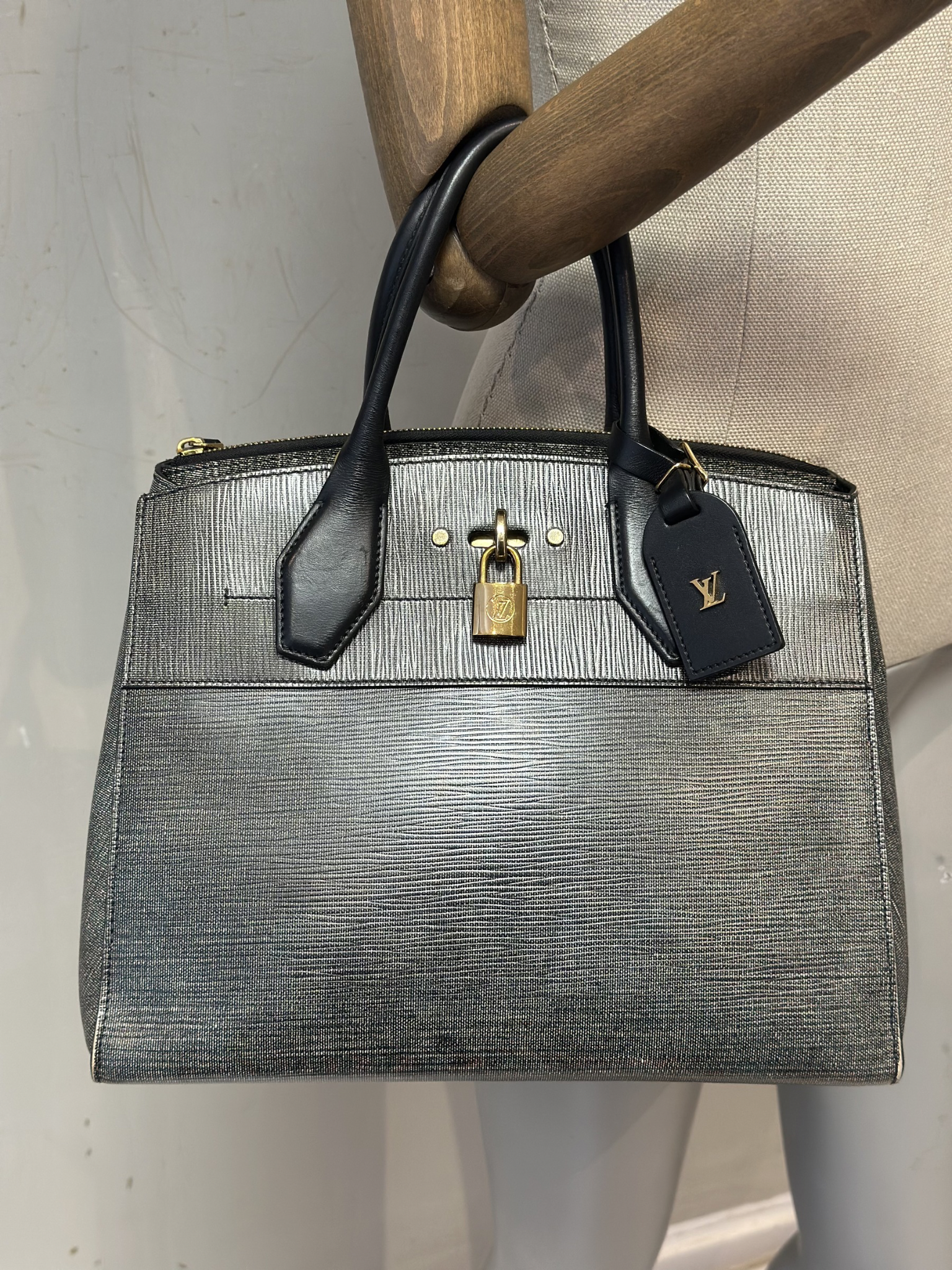 Cartera Louis Vuitton City Steamer MM Cuero Epi