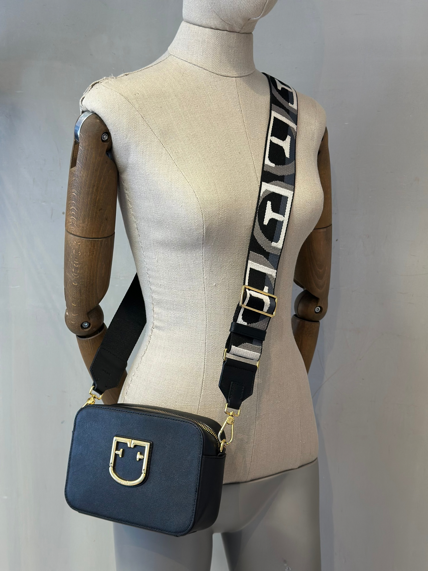 Bandolera Negra Furla