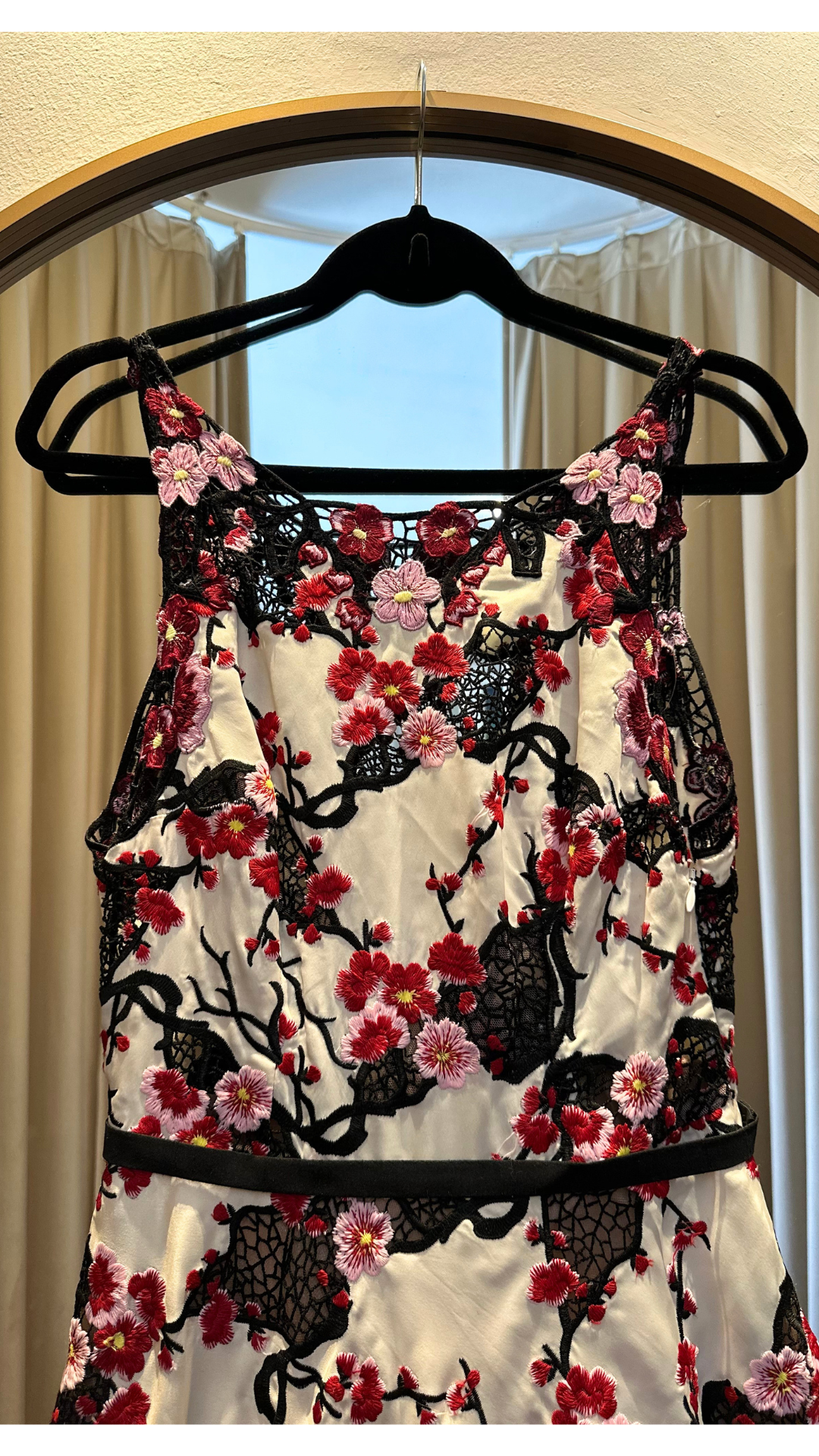 Vestido Largo con Flores Bordadas Javier Saiach (S)