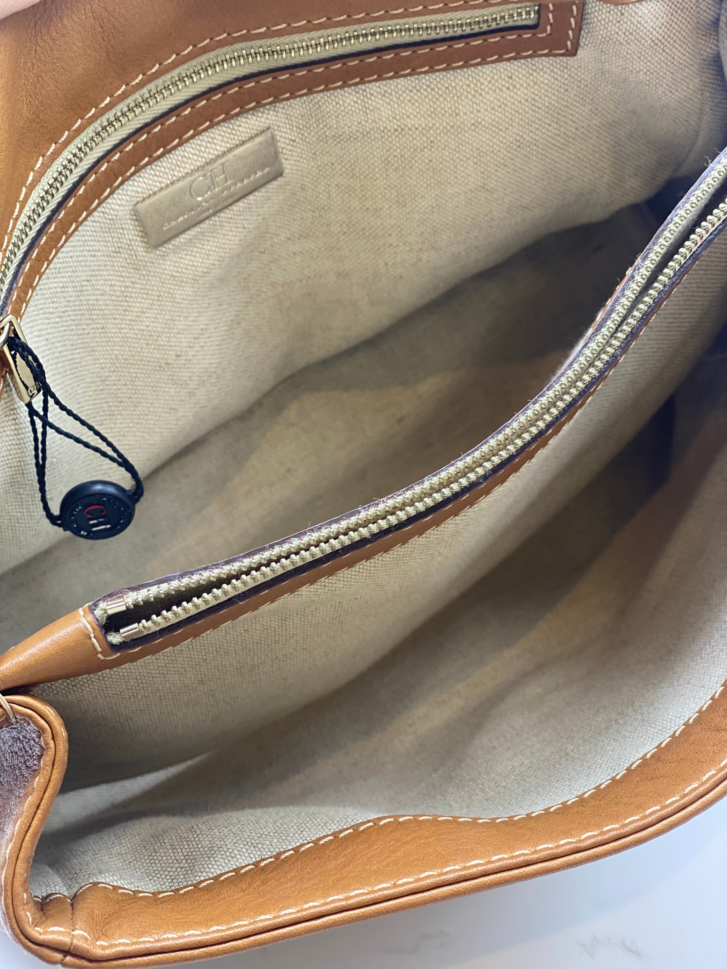Cartera Carolina Herrera Baret Monogram