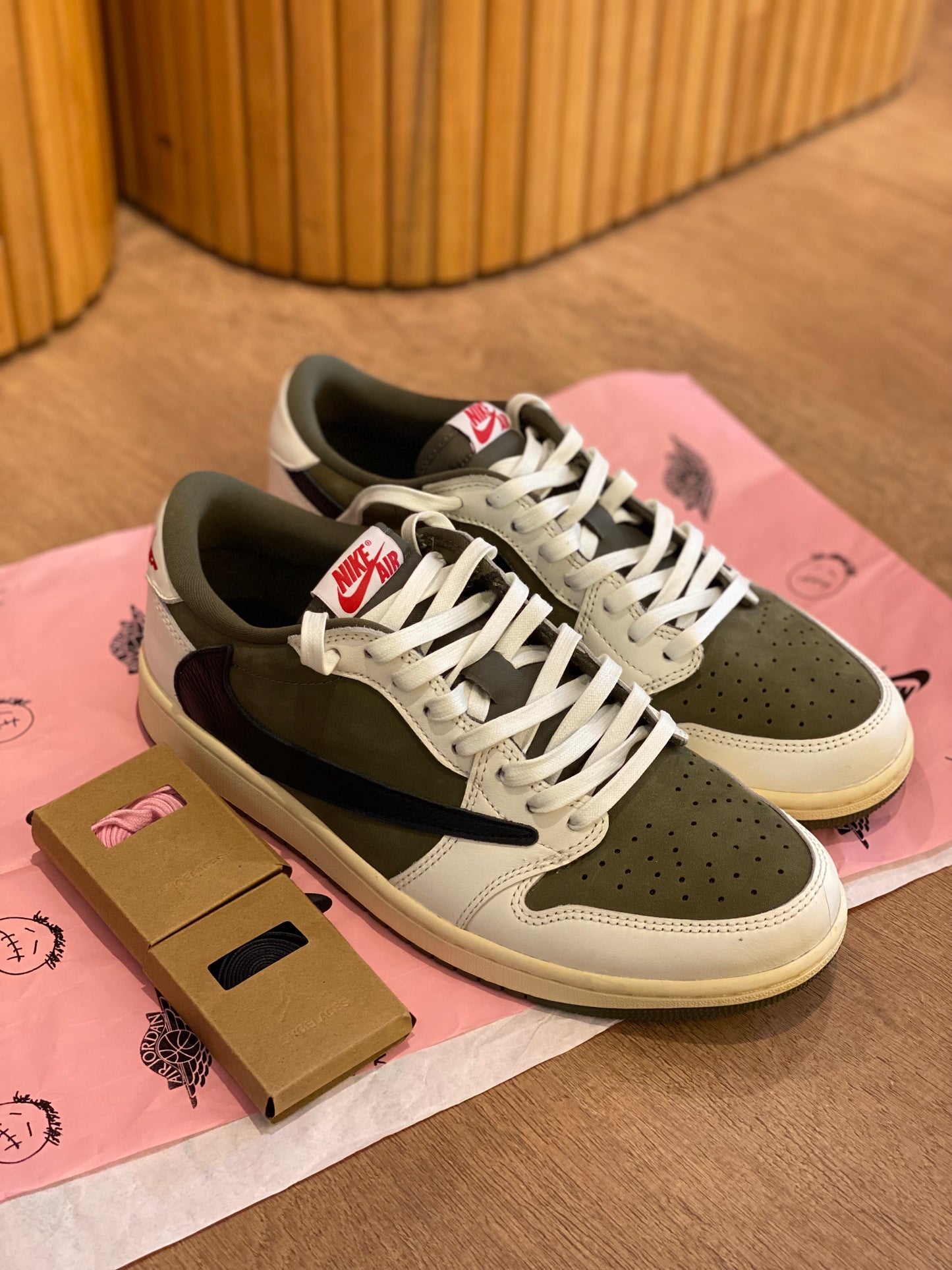 Champion Air Jordan 1 Low x Travis Scott Medium Olive (Us 9 Masc)