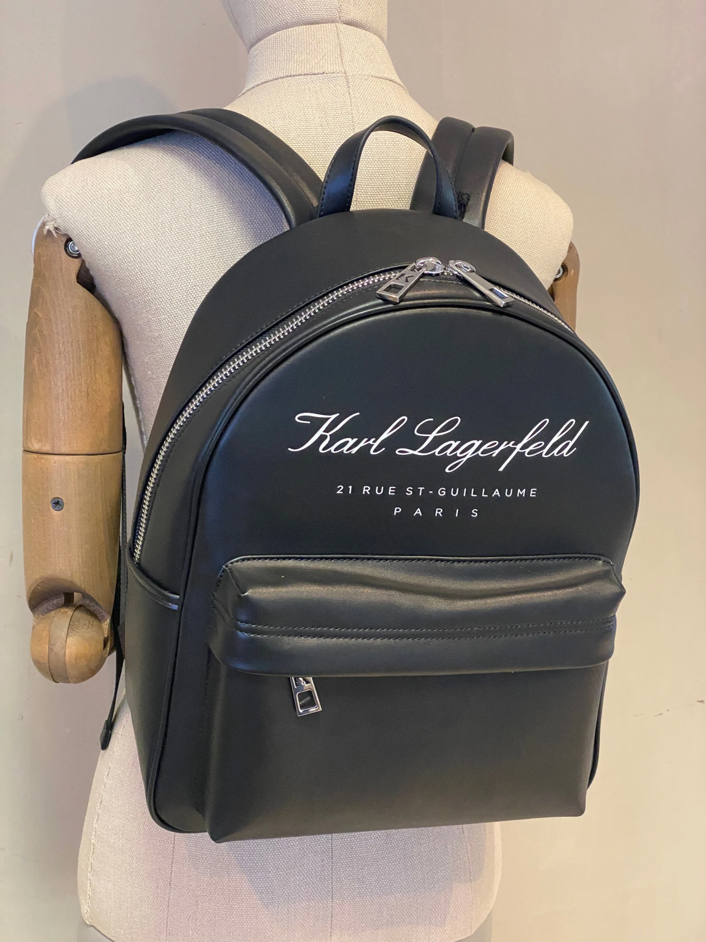 Mochila Negra Karl Lagerfeld