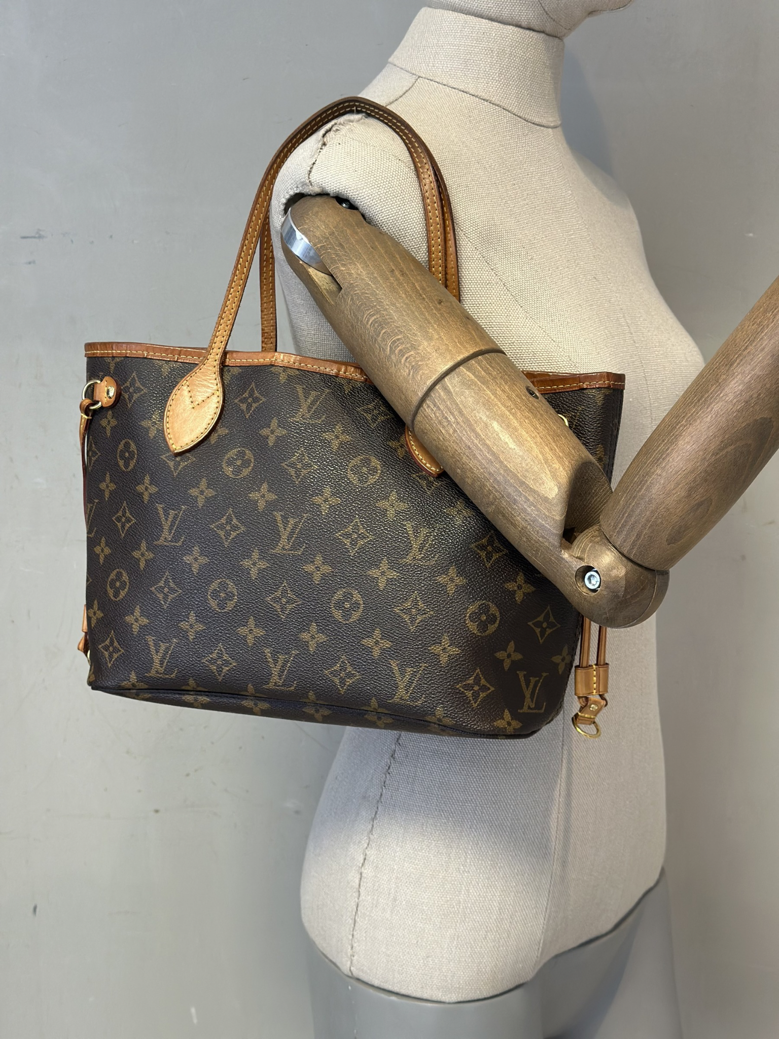 Cartera Louis Vuitton Neverfull PM