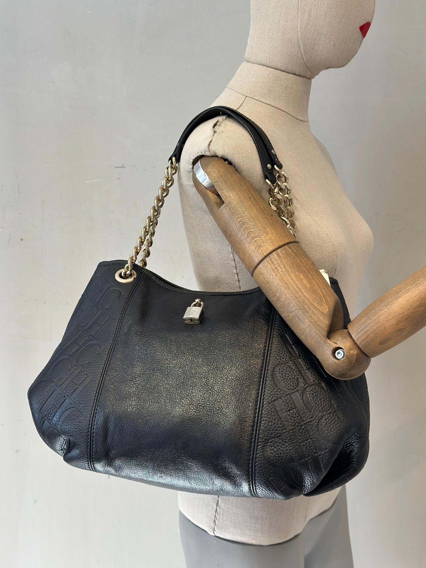Cartera Negra Carolina Herrera Dahlia Hobo