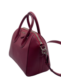 ⁠Bandolera Givenchy Antigona