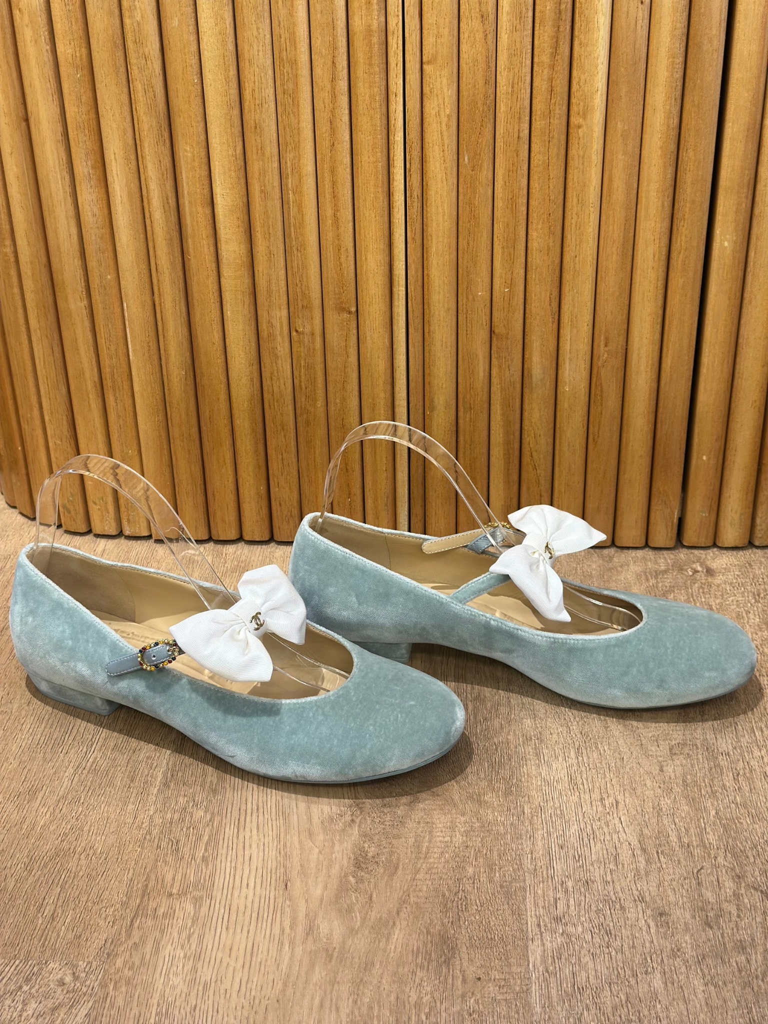 Chatitas Chanel Mary Jane Velvet Ballet Flats (40)